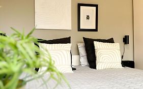 Bed&Breakfast Waterpoort - incl klein ontbijt, airco en parking